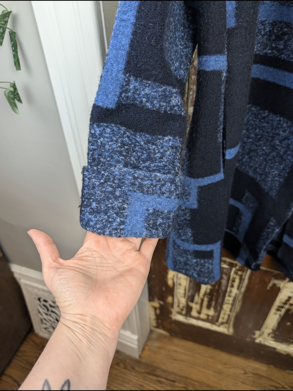 Vintage ZOE Abstract Knit Cardigan Medium Blue Made In Canada Lagenlook Artsy - Picture 6 of 9